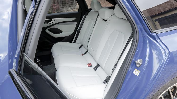 AUDI A6 AVANT 2.0 TFSI 204 Sport 5dr S Tronic